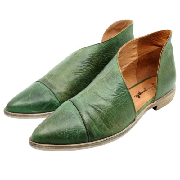 FREE PEOPLE~Royale Flat~GREEN LEATHER WOMENS SHOES Made in SPAIN Size 9 - Picture 1 of 8